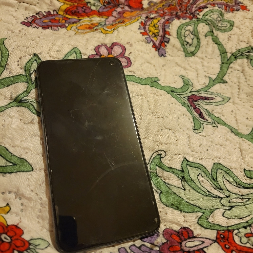 Samsung s10e
